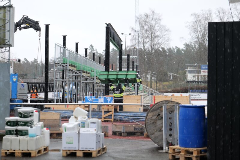 Byggarbeten pågår på IFK Värnamos hemmaarena Finnvedsvallen.